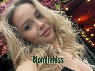 Blondiekiss