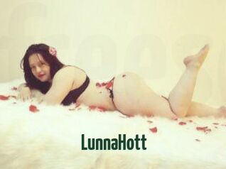 LunnaHott